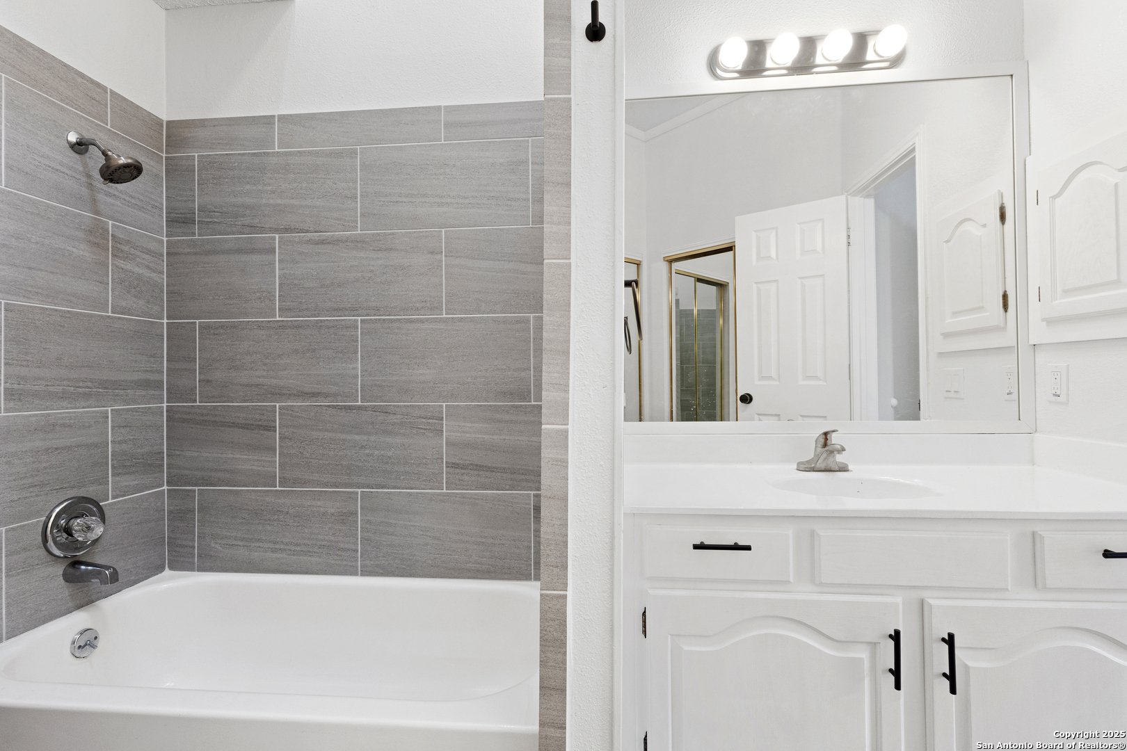 property viewer photo 19