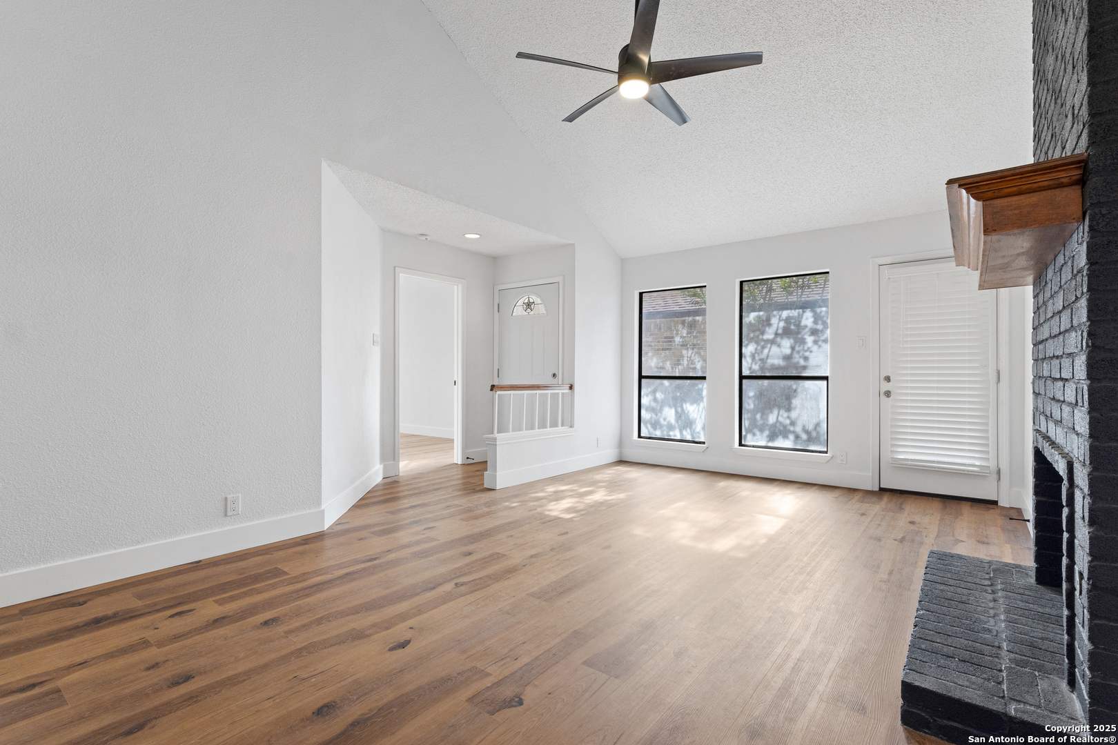 property viewer photo 2