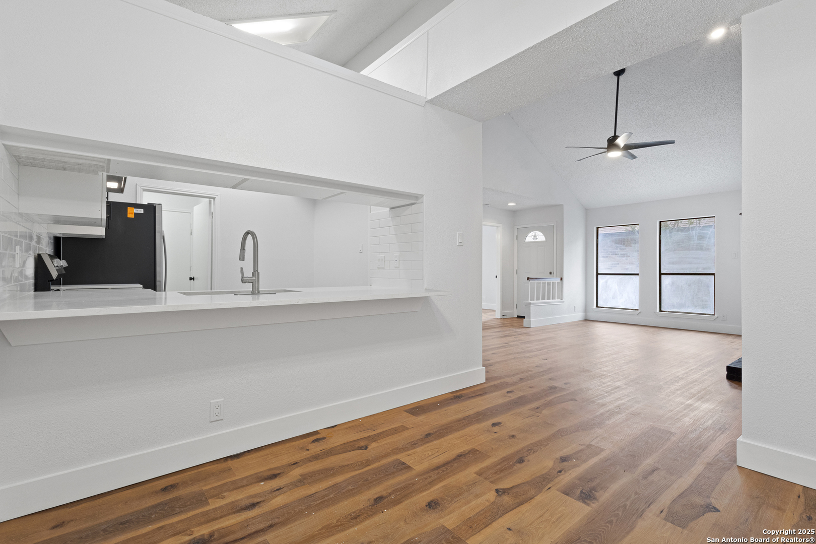 property viewer photo 5
