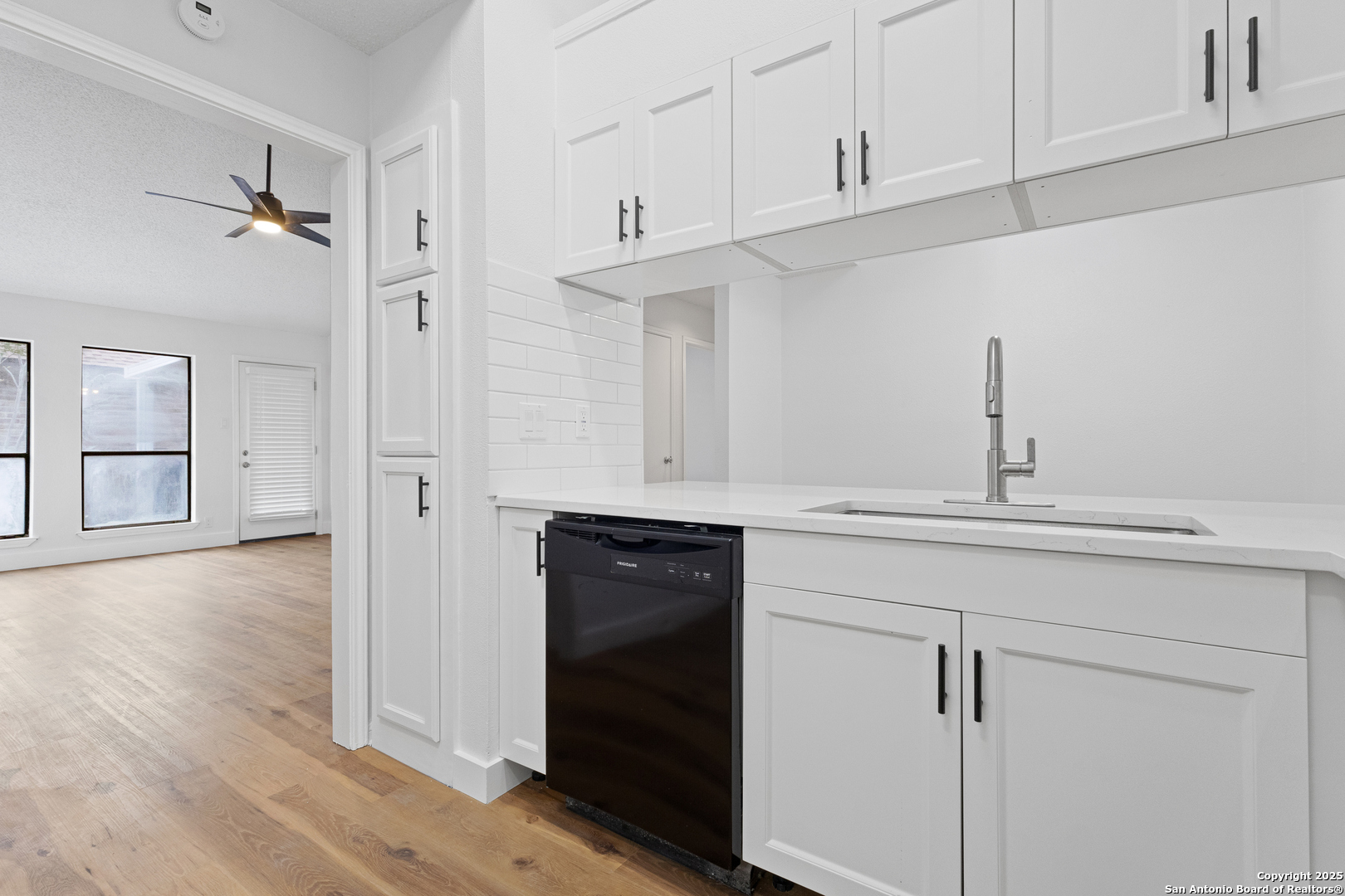 property viewer photo 8