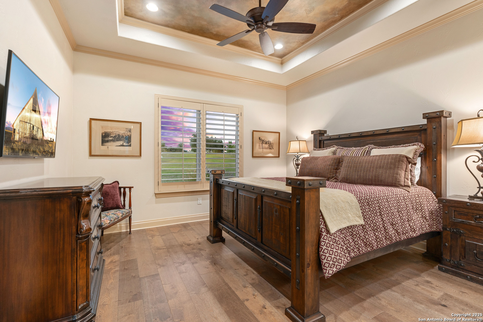 main property photo 32