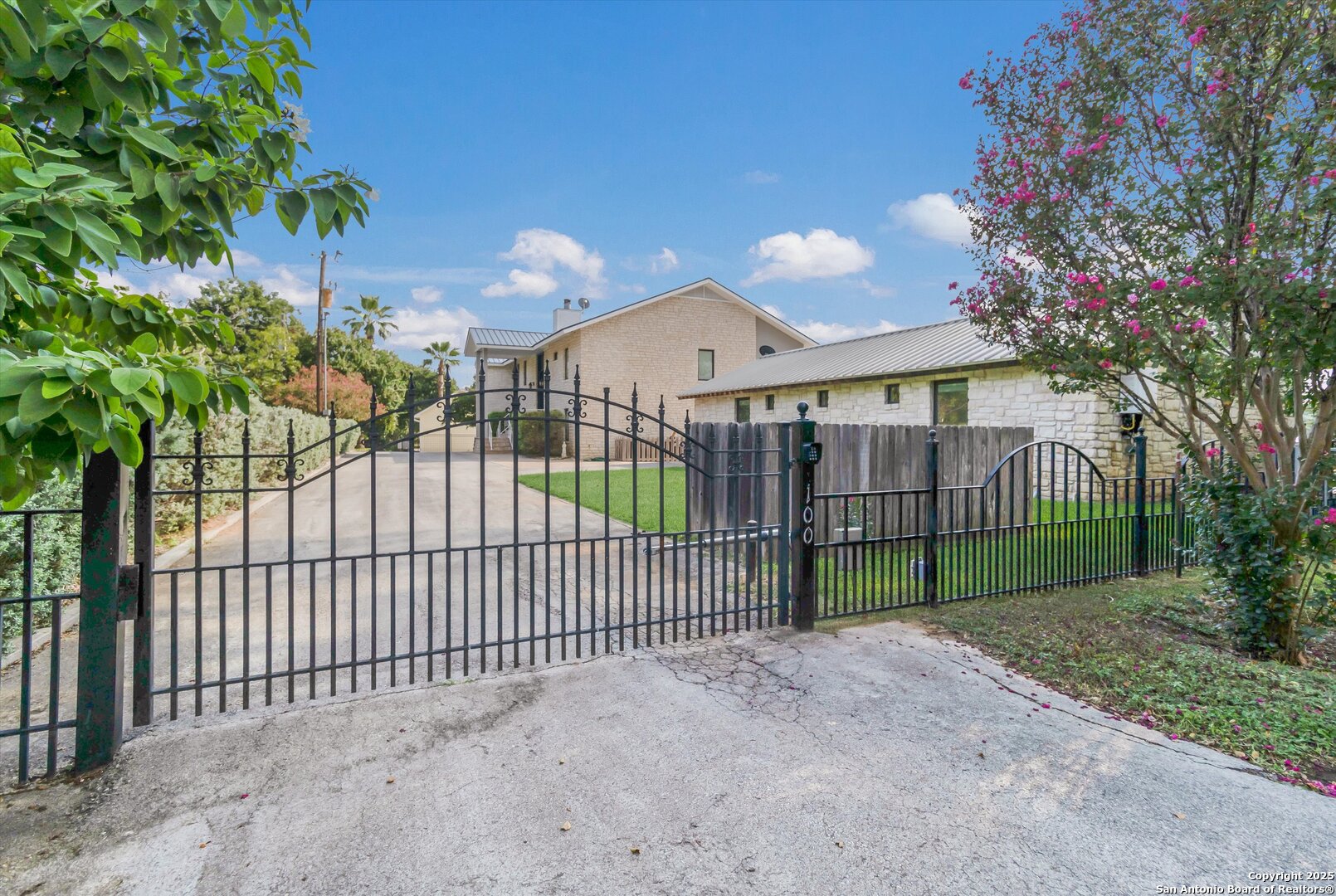 main property photo 38