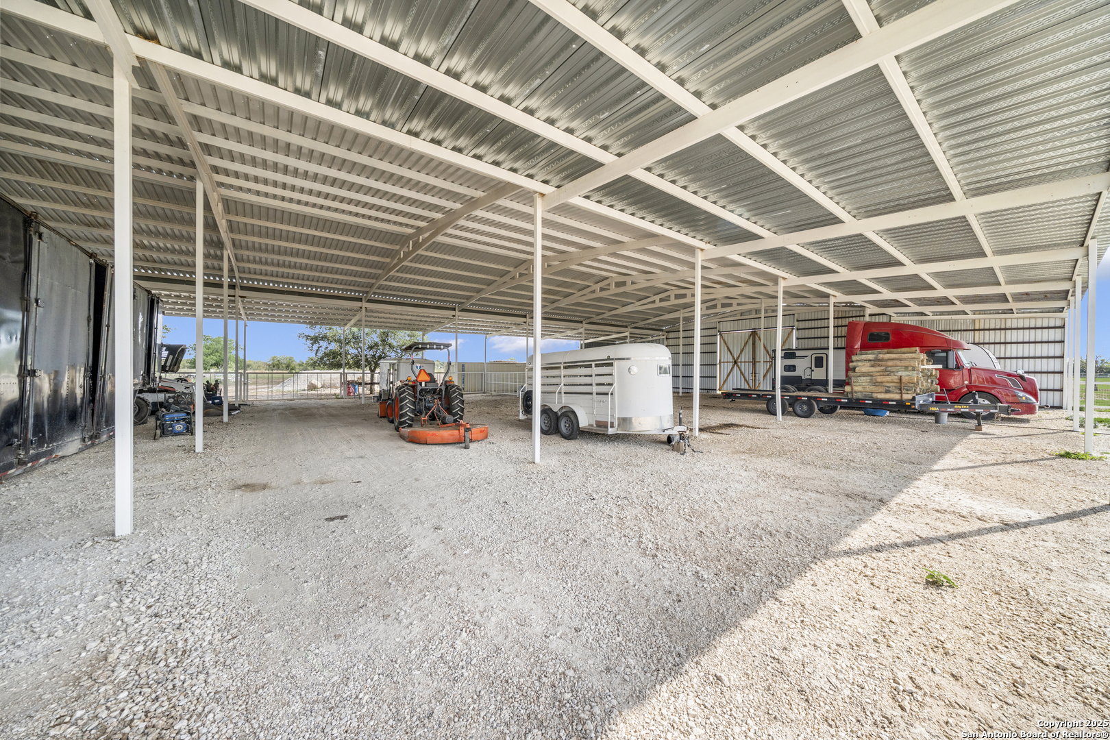 main property photo 10