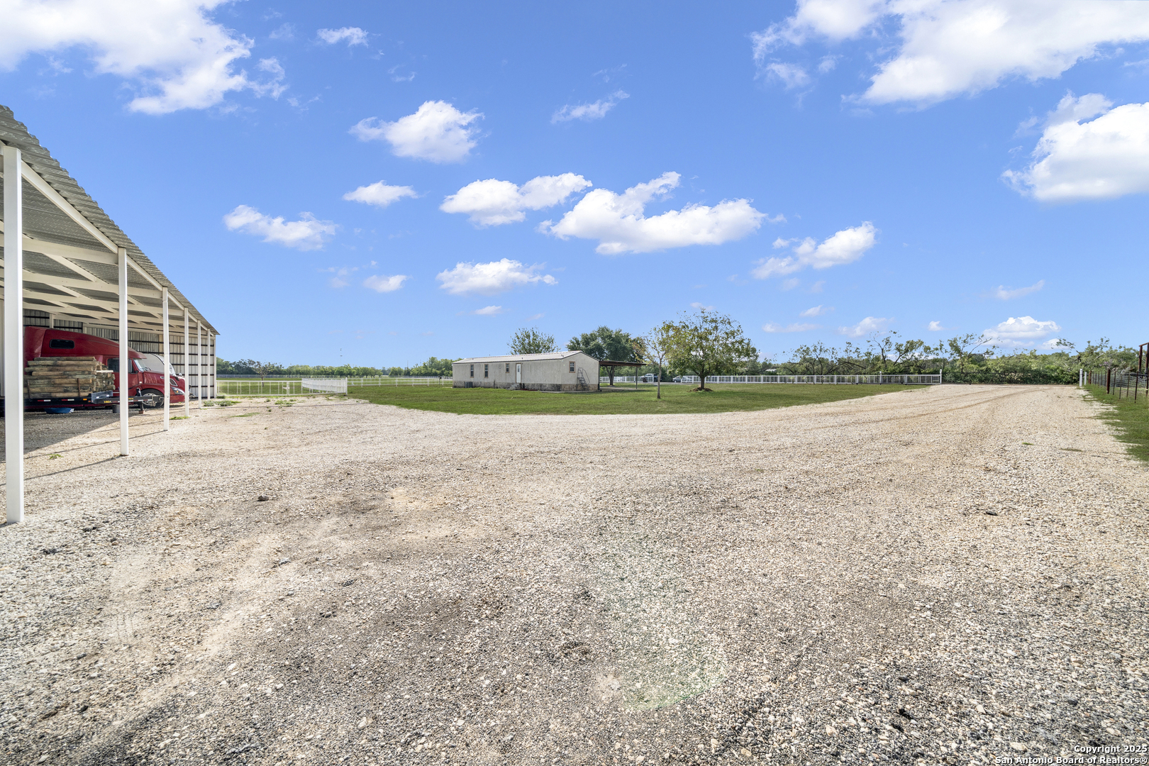main property photo 11
