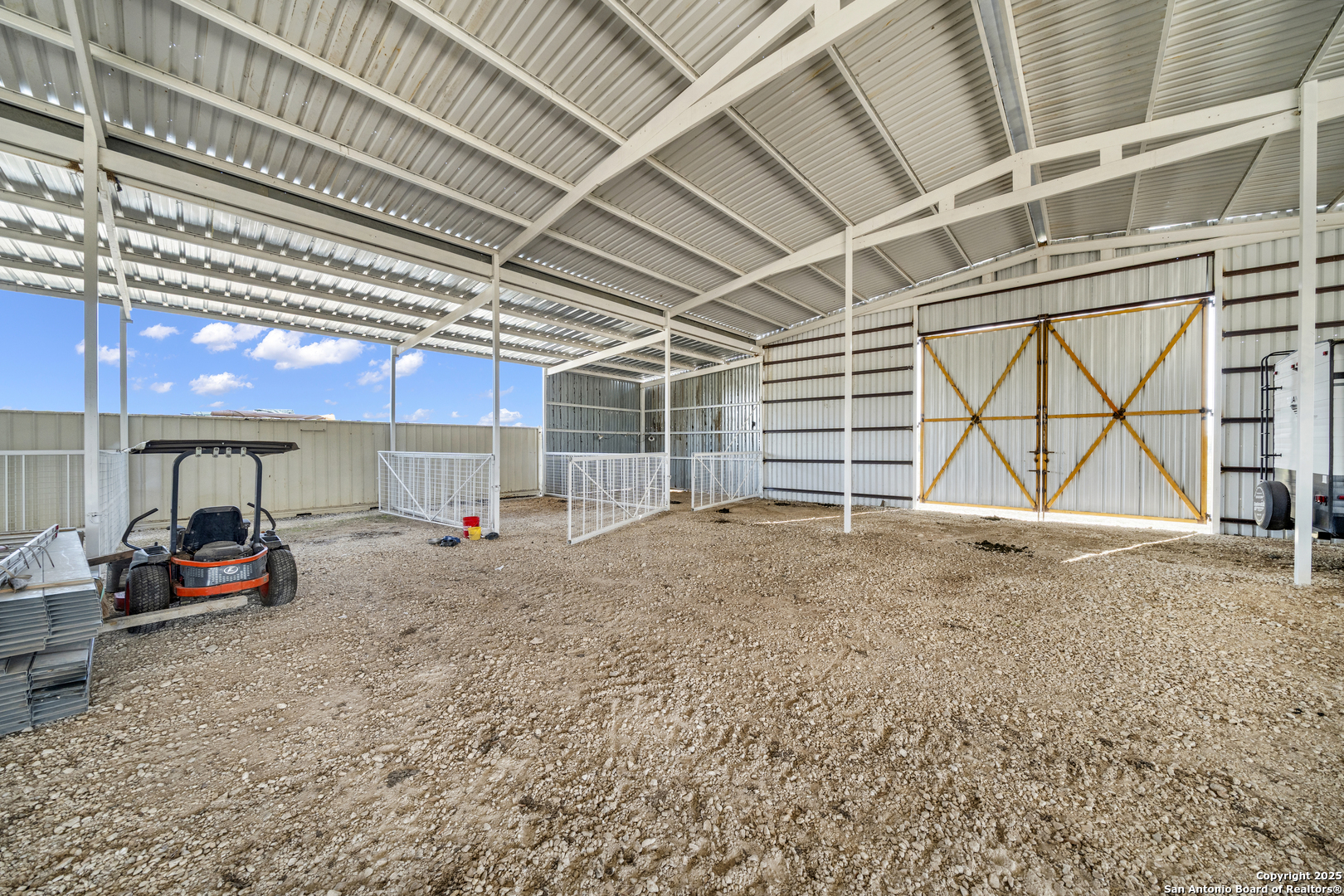 main property photo 13