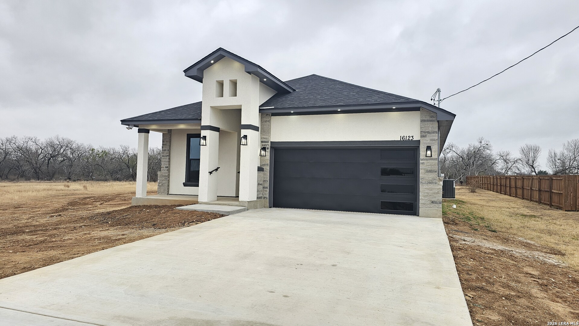 main property photo 0