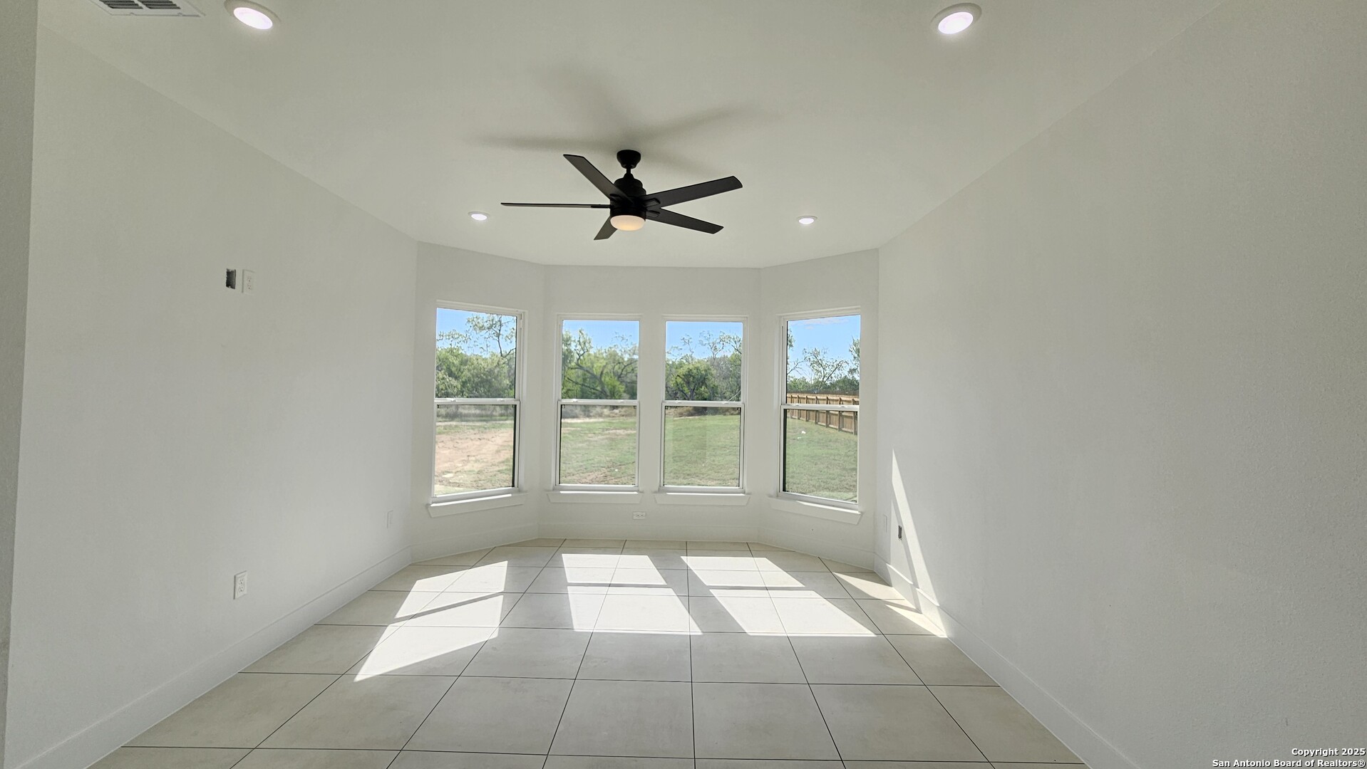 property viewer photo 11
