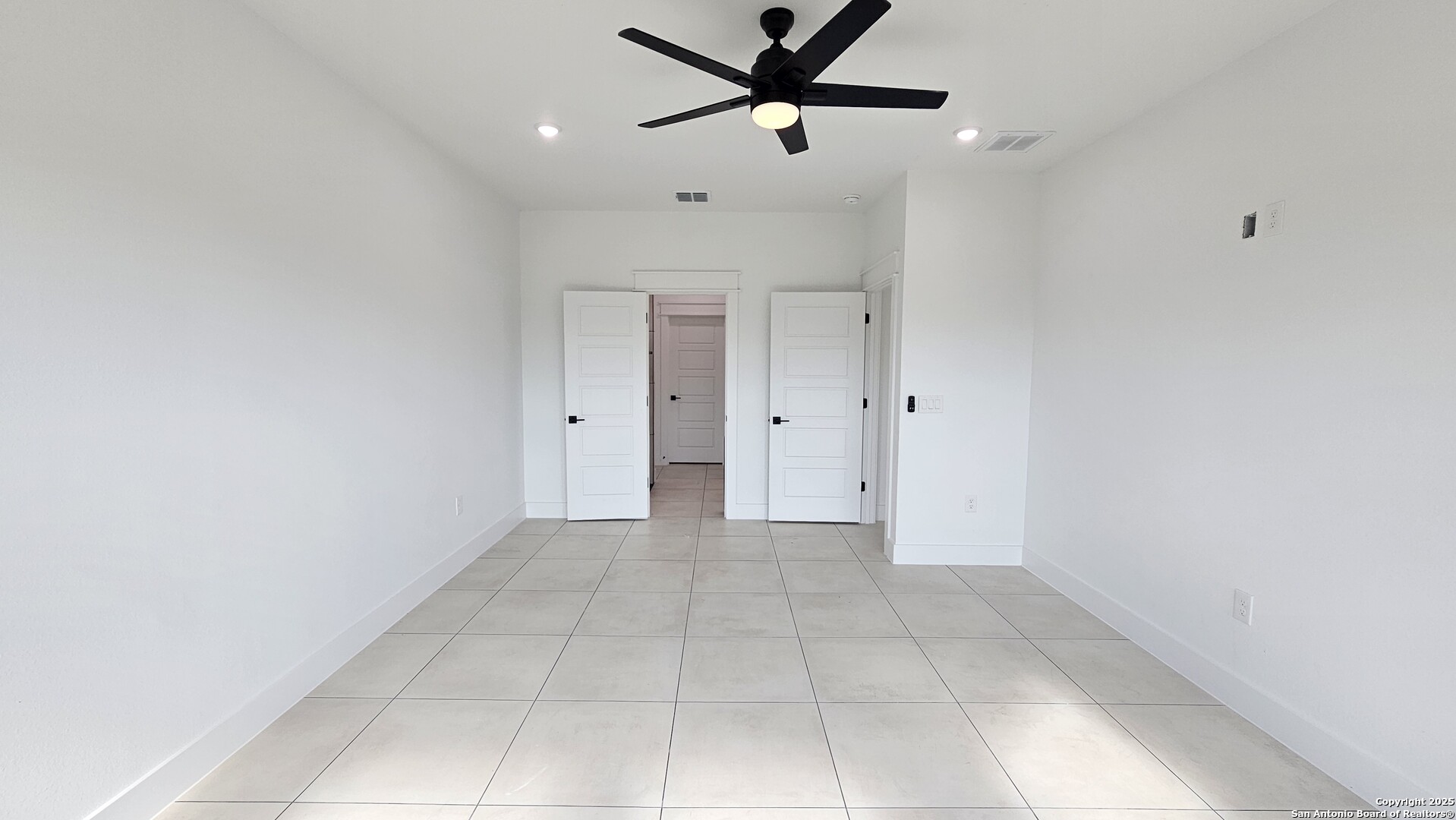 property viewer photo 12
