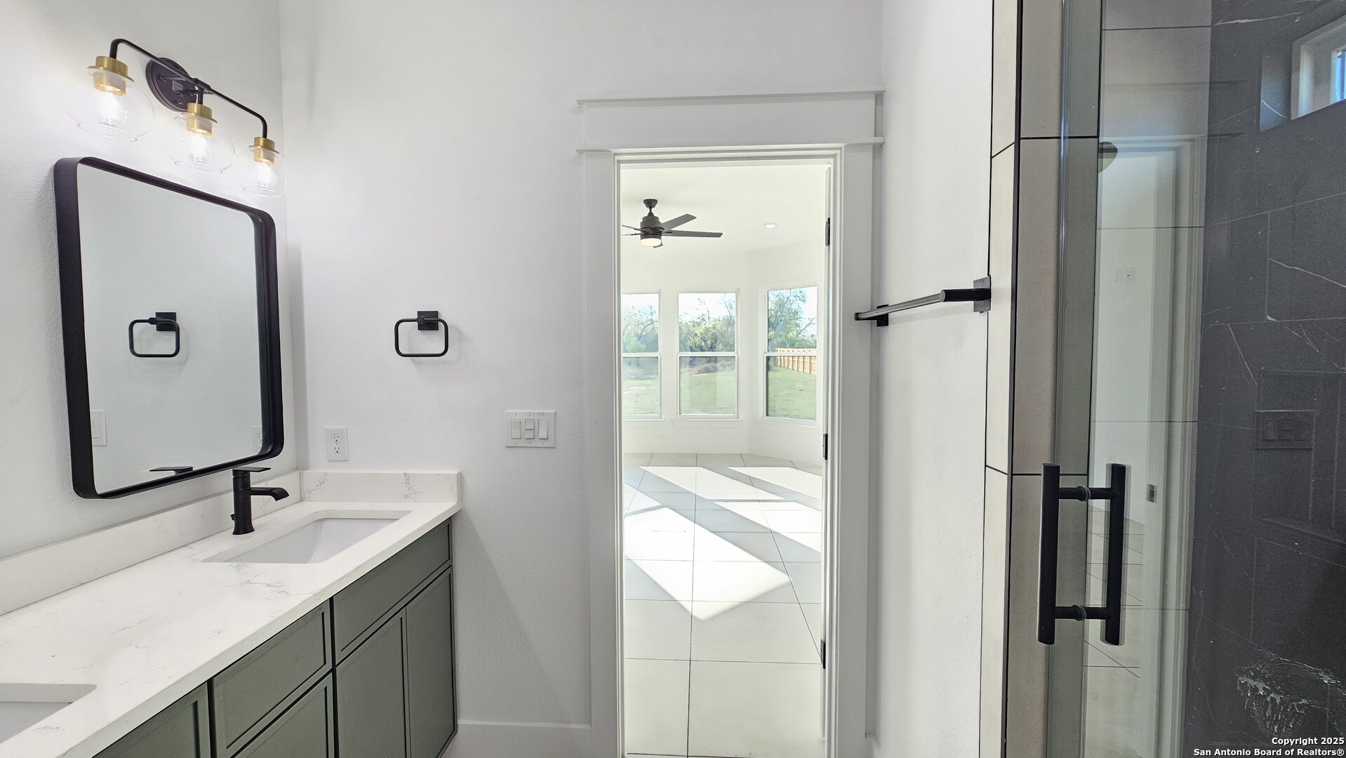 property viewer photo 15