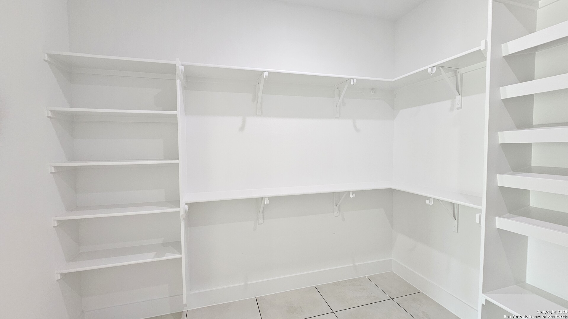 property viewer photo 20