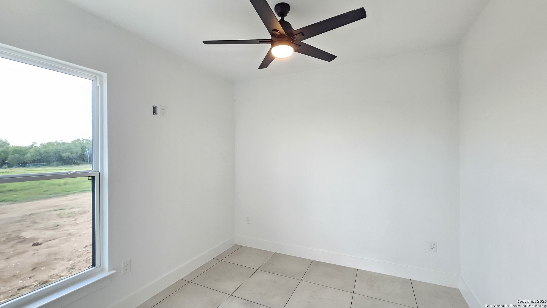 property viewer photo 28