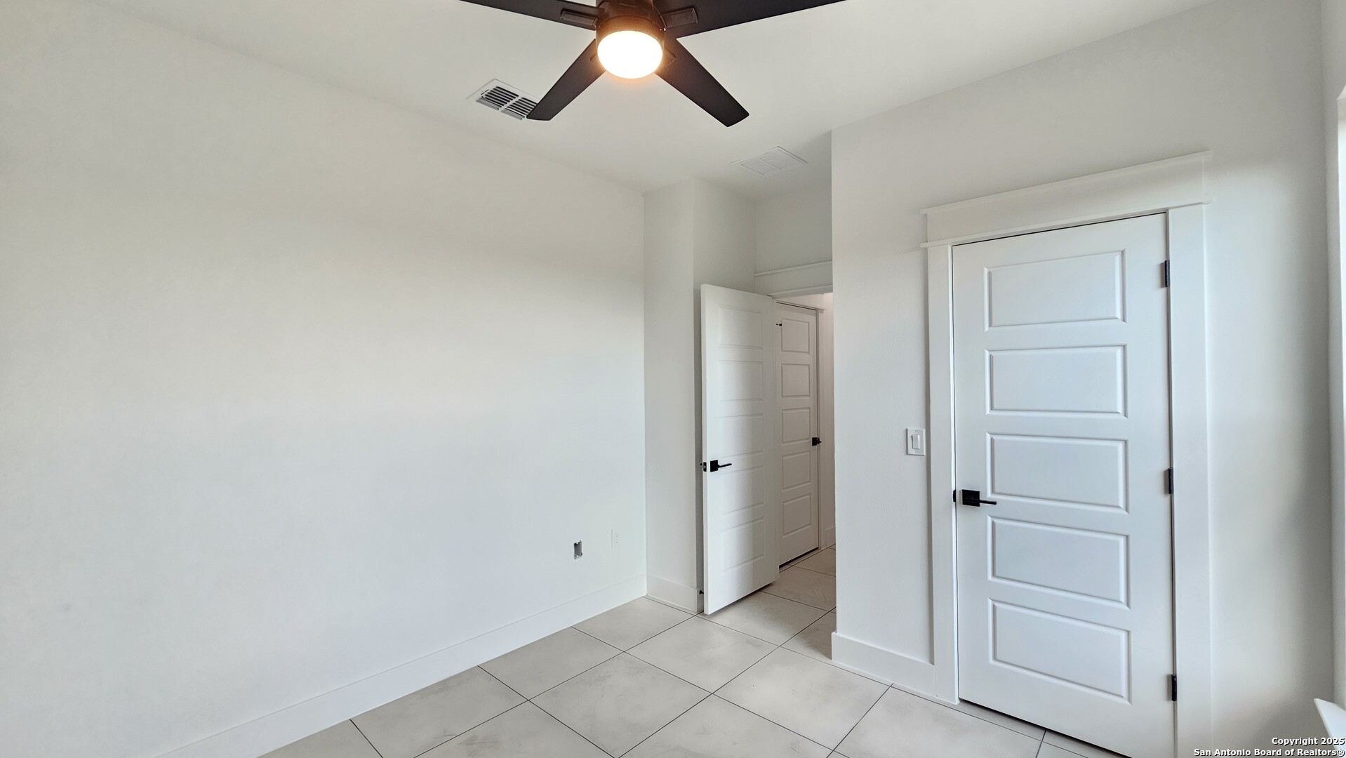 property viewer photo 30