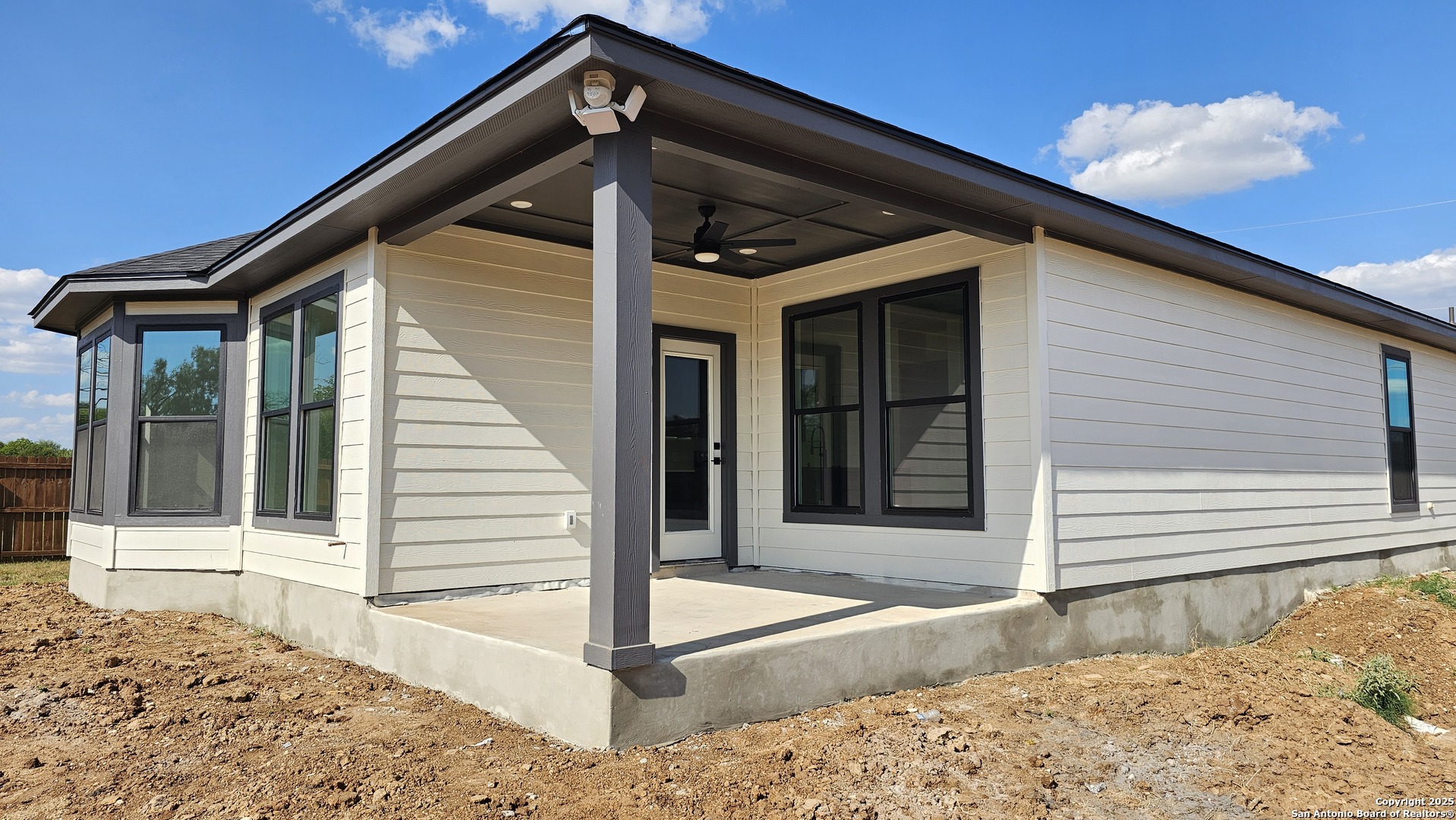 property viewer photo 33