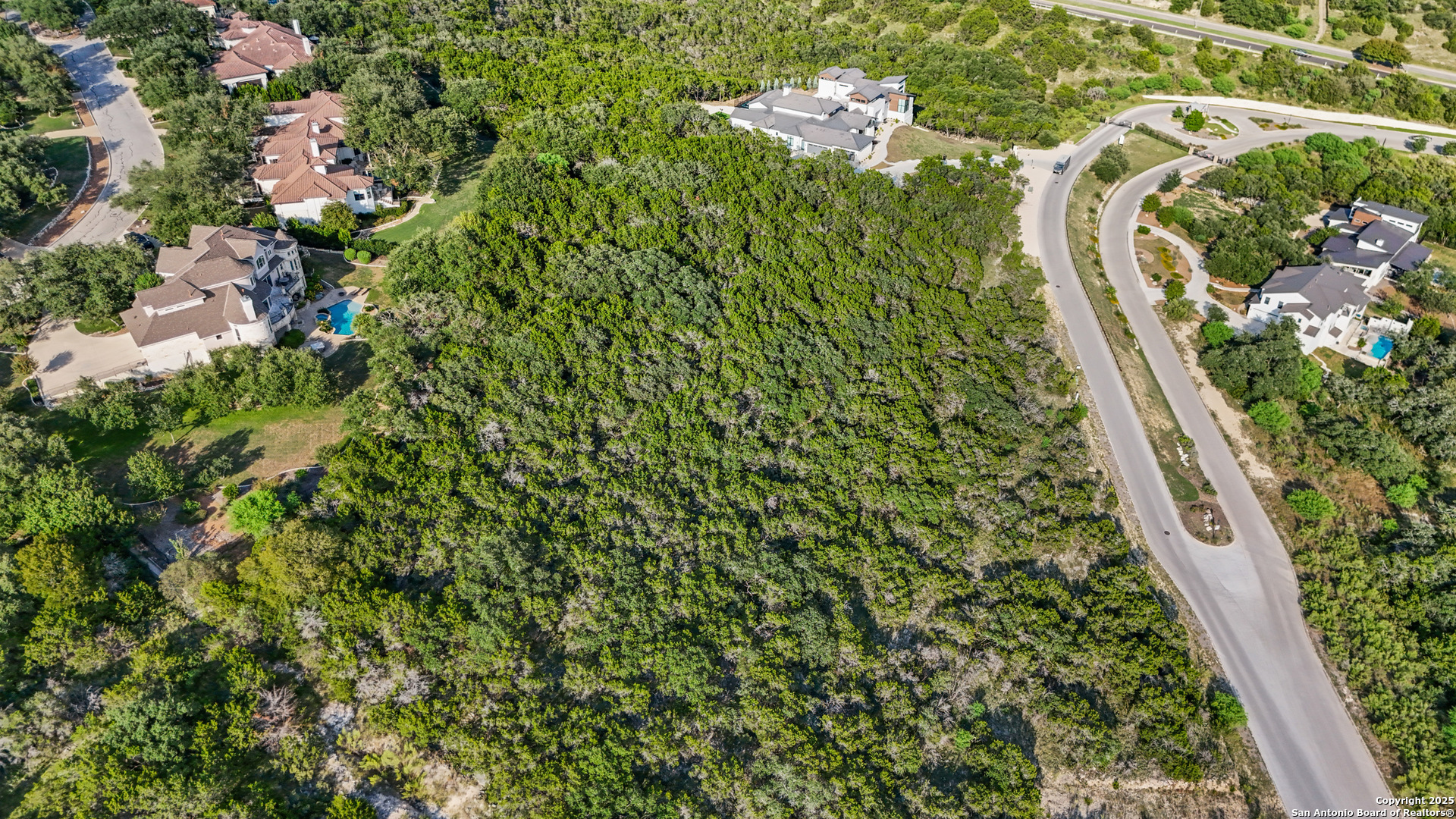 main property photo 11