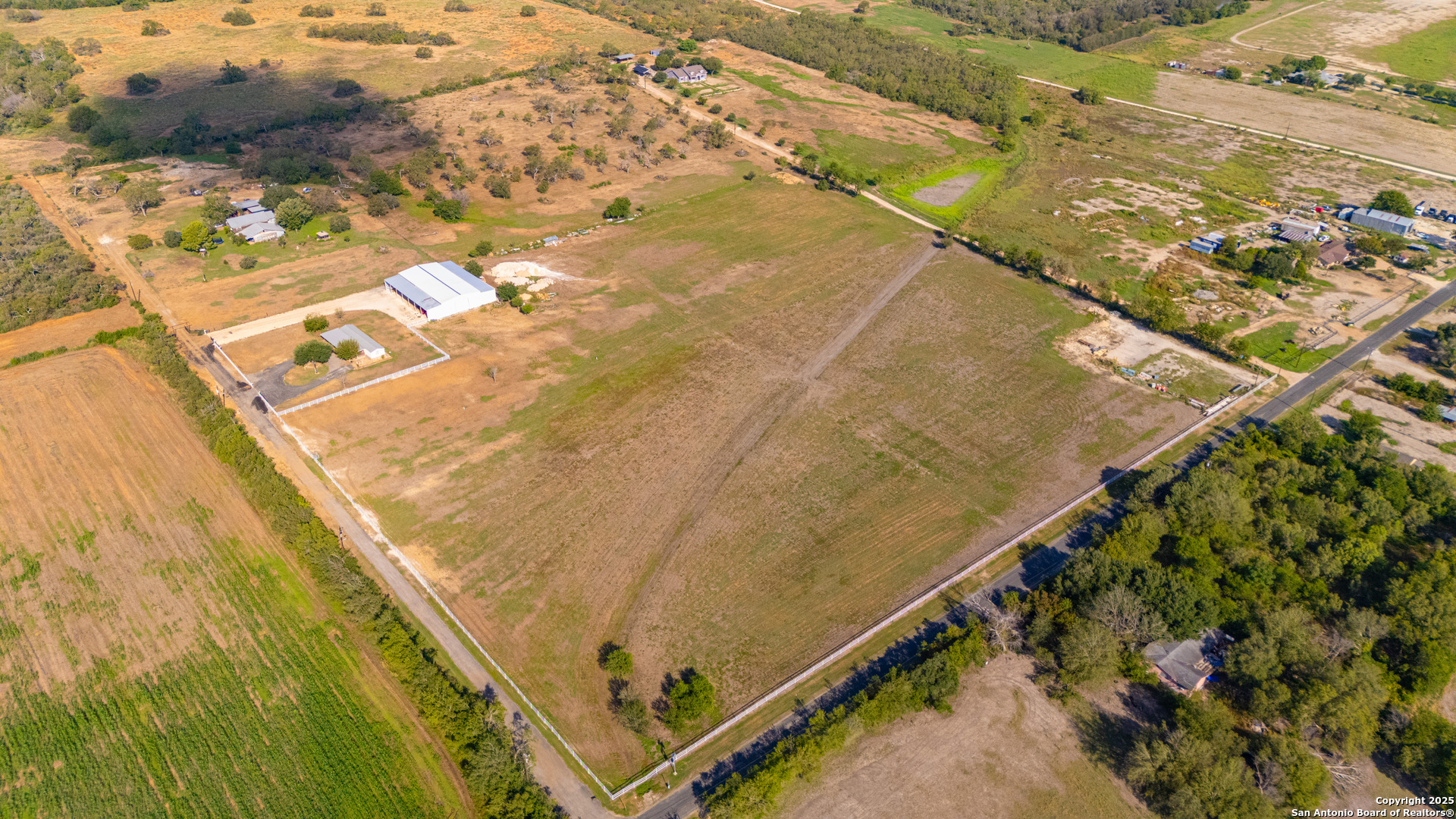 main property photo 4