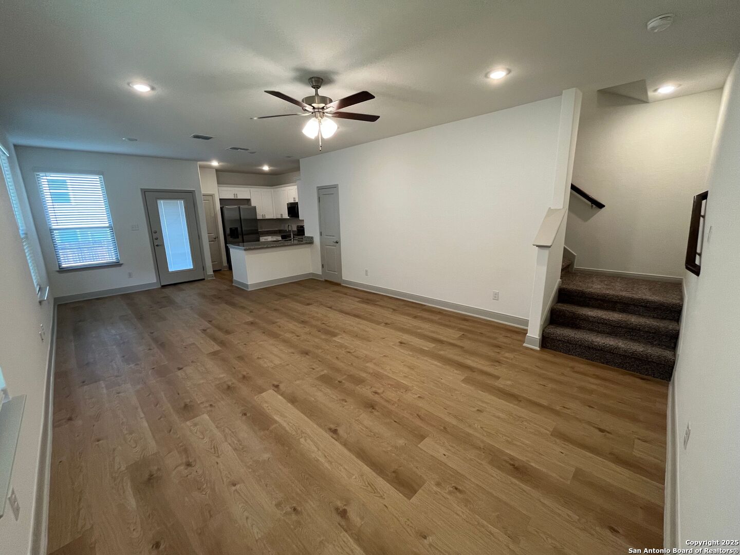 property viewer photo 1