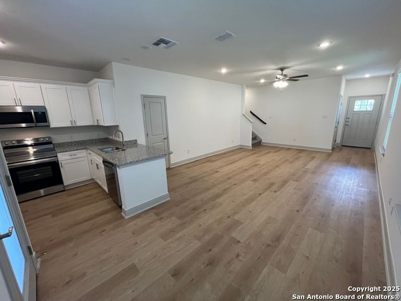property viewer photo 2