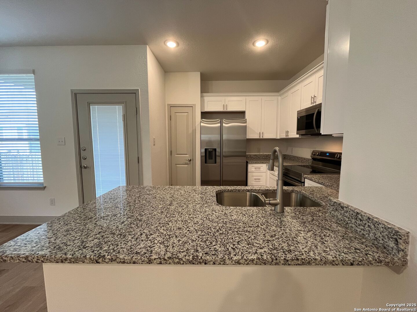 property viewer photo 4