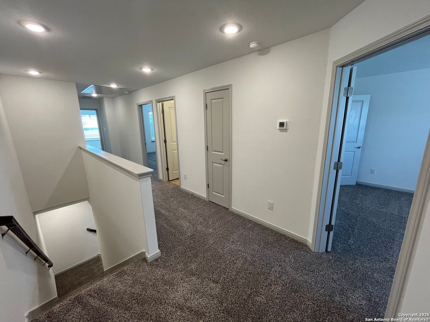 property viewer photo 6
