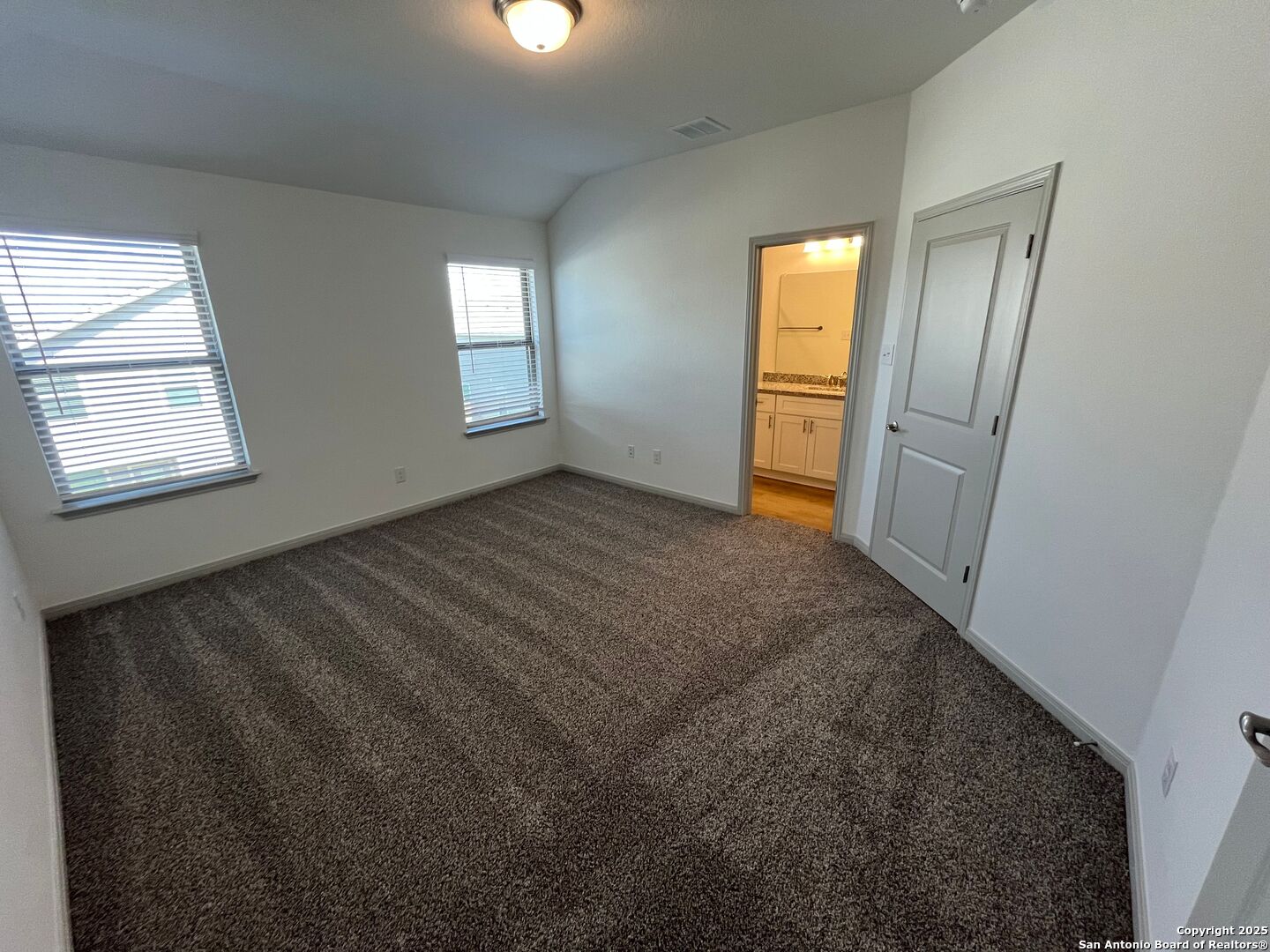 property viewer photo 7