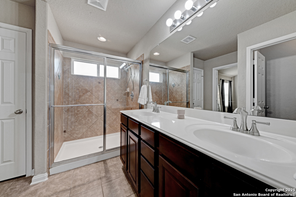 property viewer photo 17