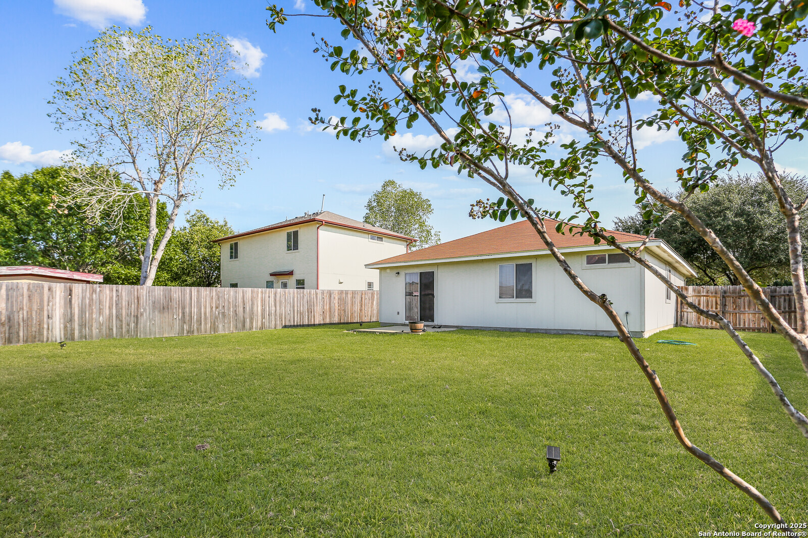 main property photo 14