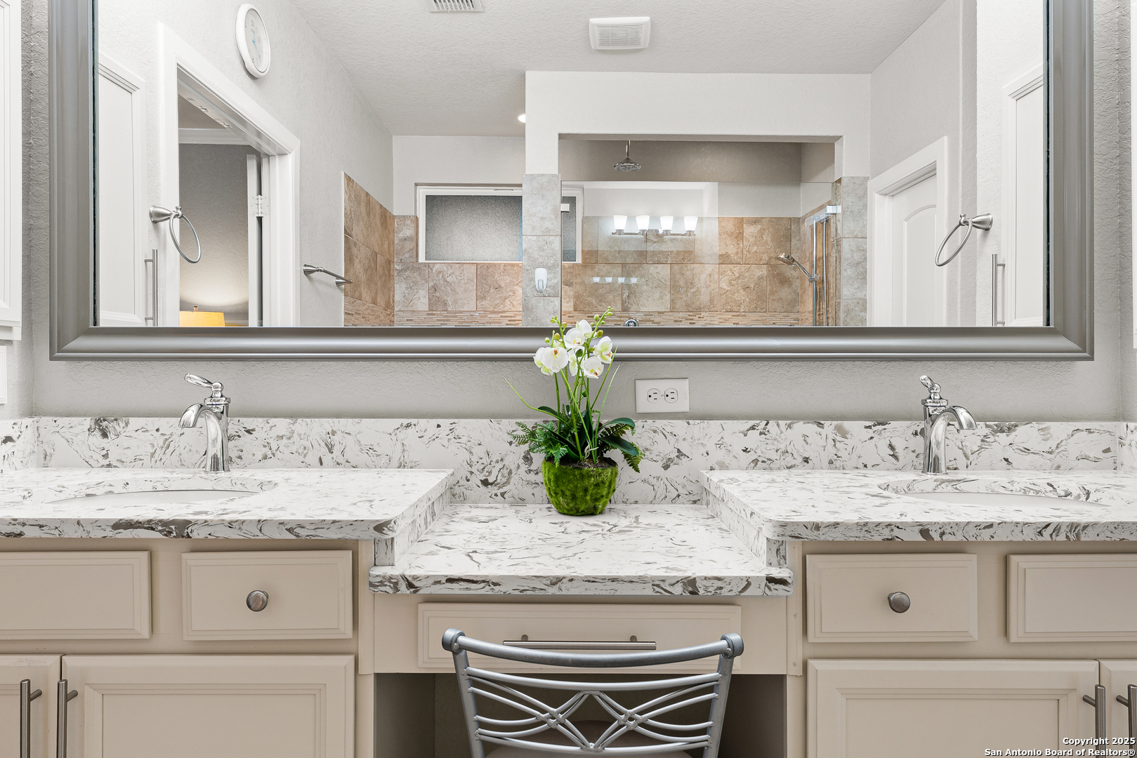 property viewer photo 28