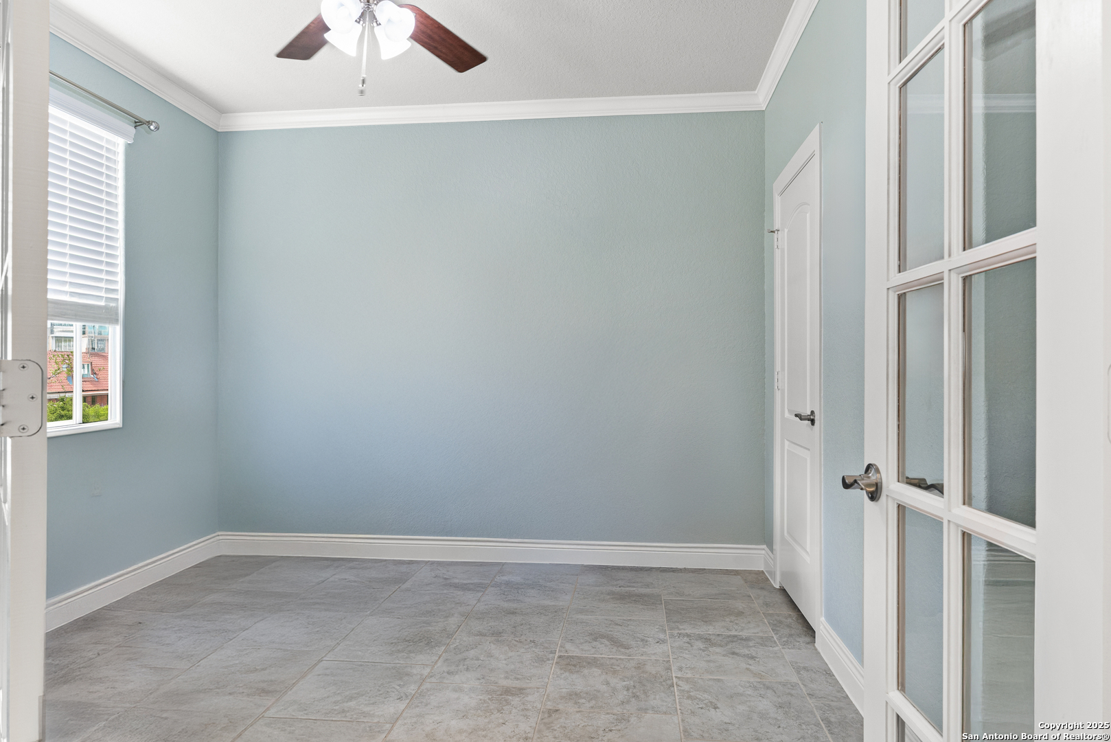 property viewer photo 45