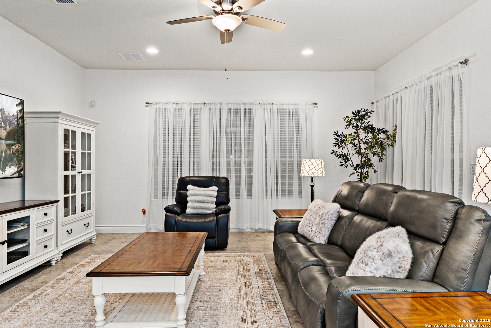 property viewer photo 9