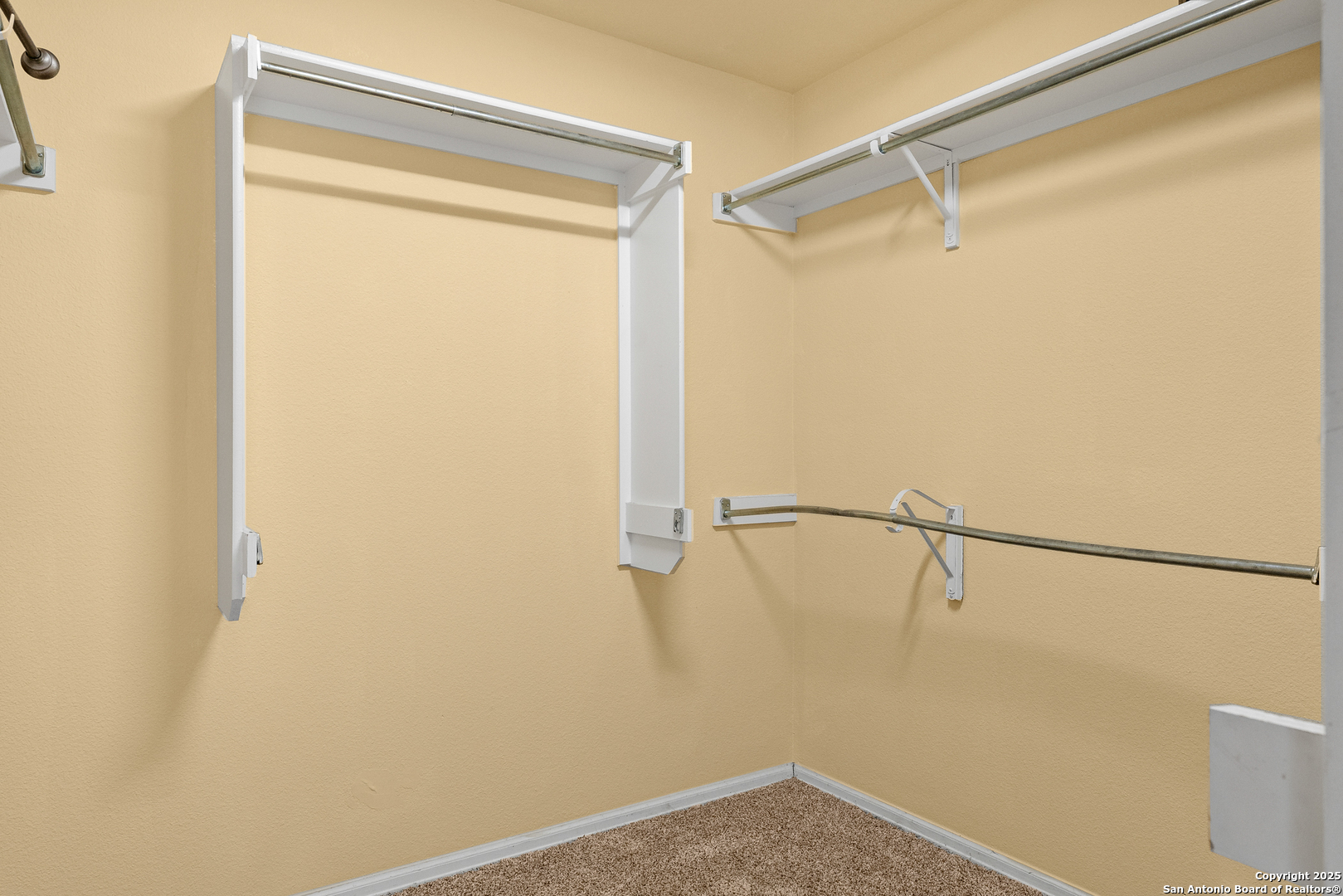 property viewer photo 18