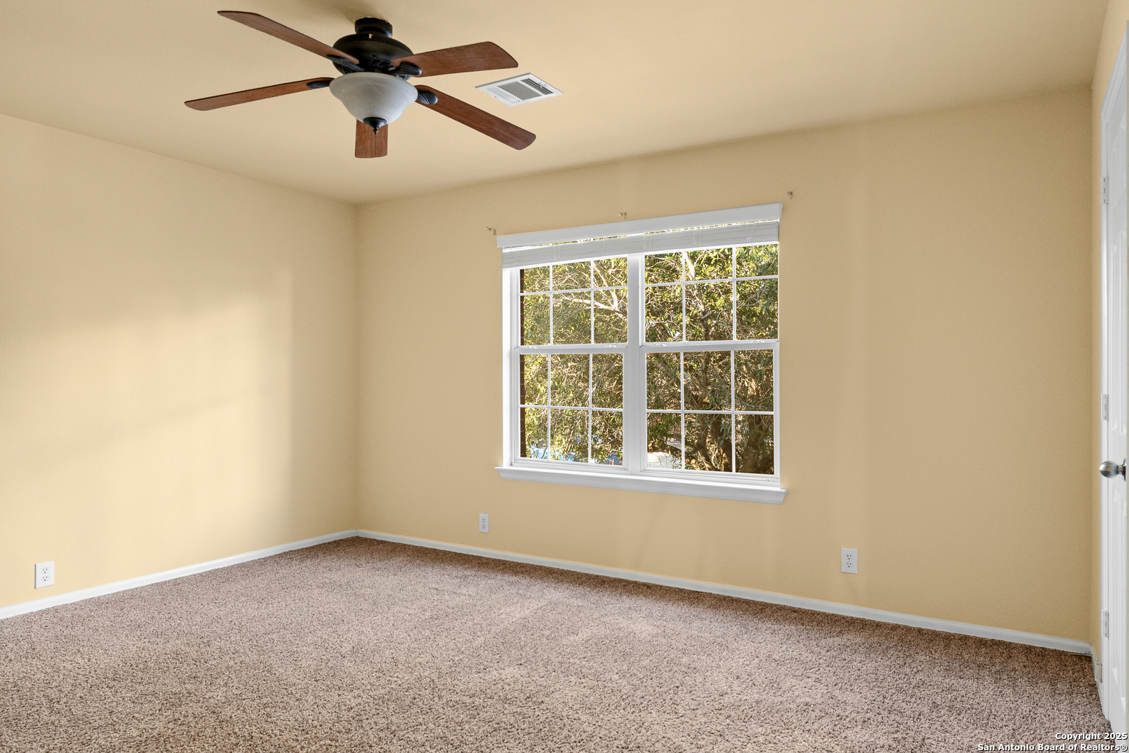 property viewer photo 25