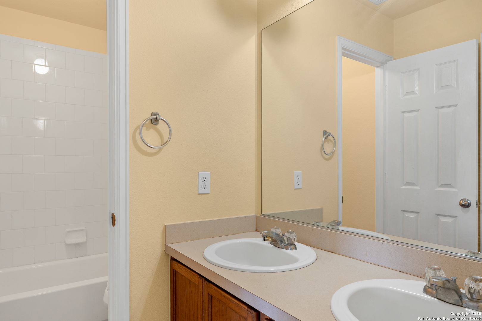 property viewer photo 28