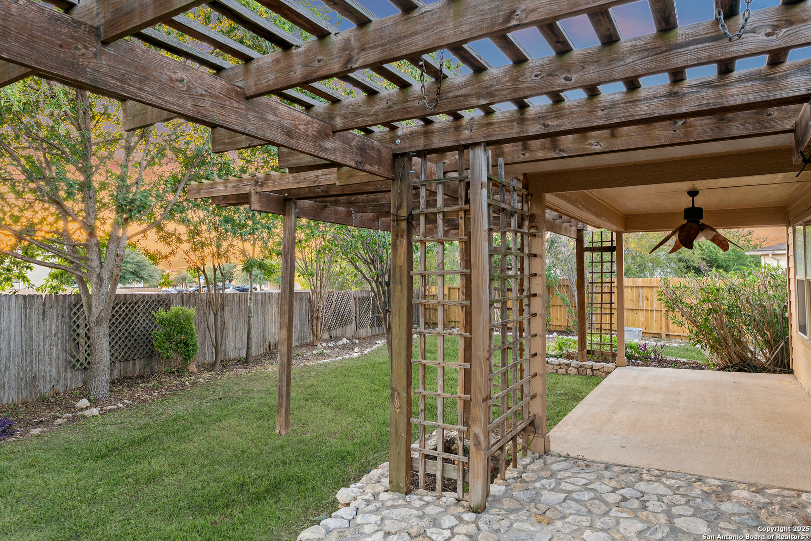 property viewer photo 35