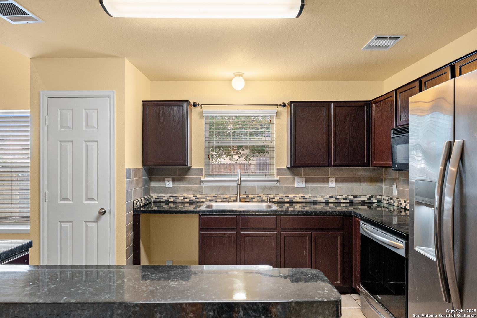 property viewer photo 7