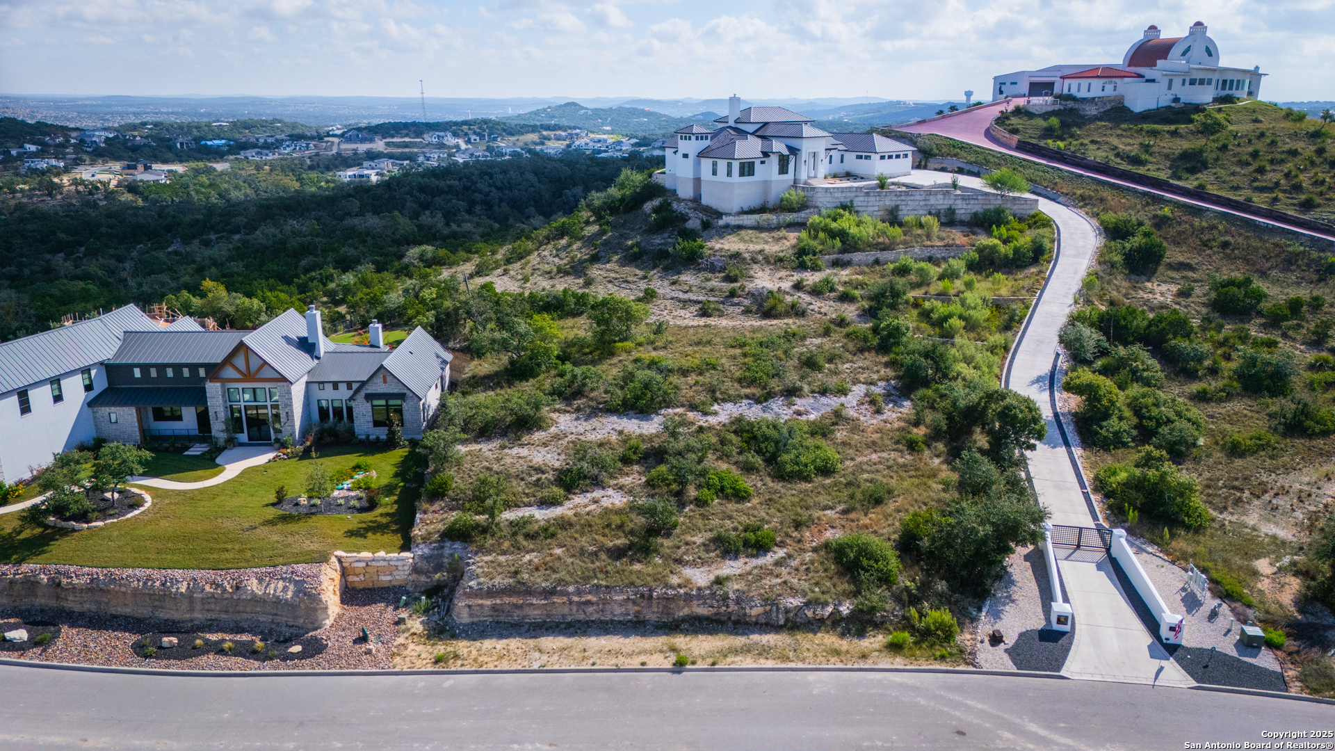 main property photo 3