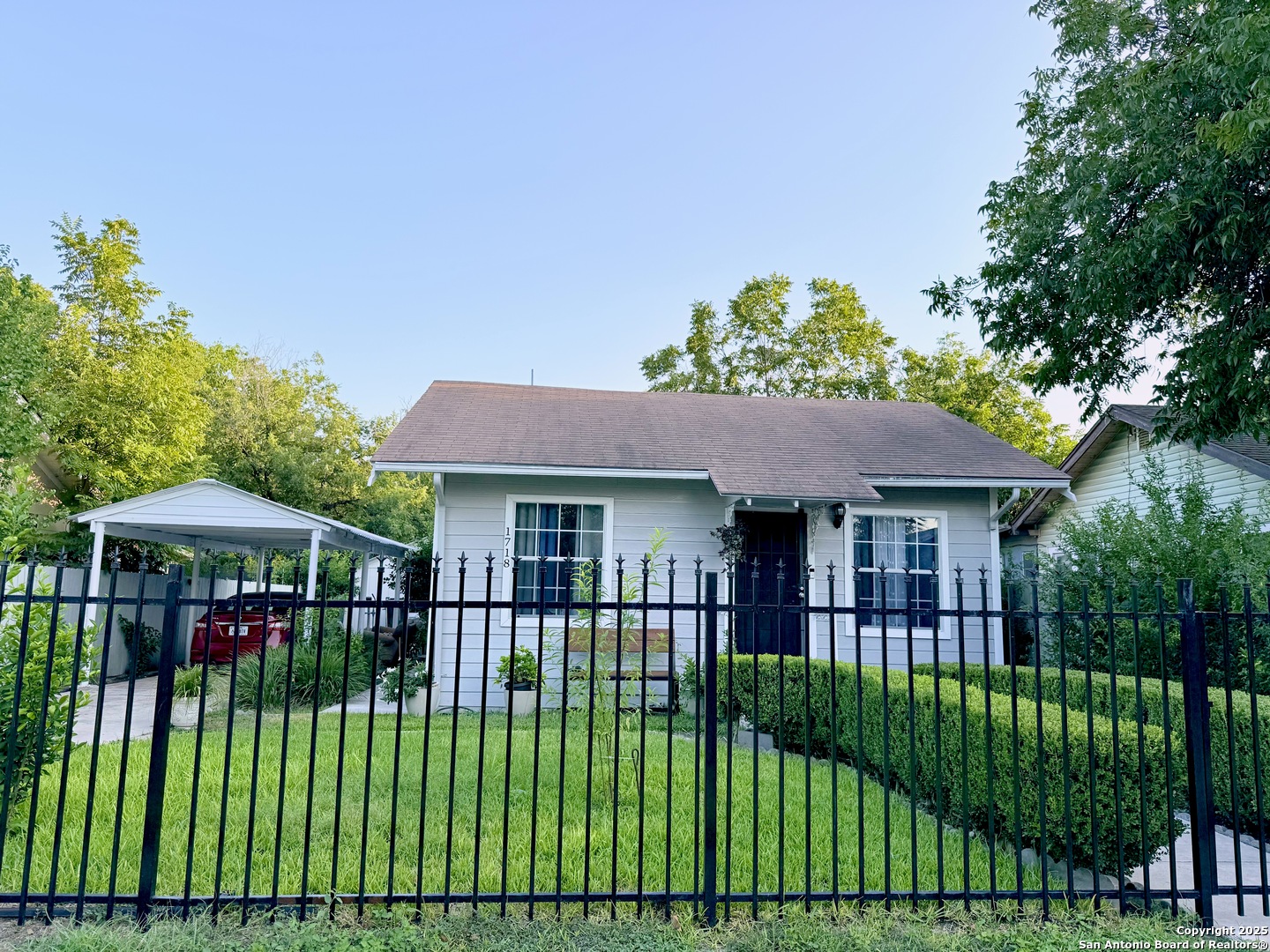 property viewer photo 2