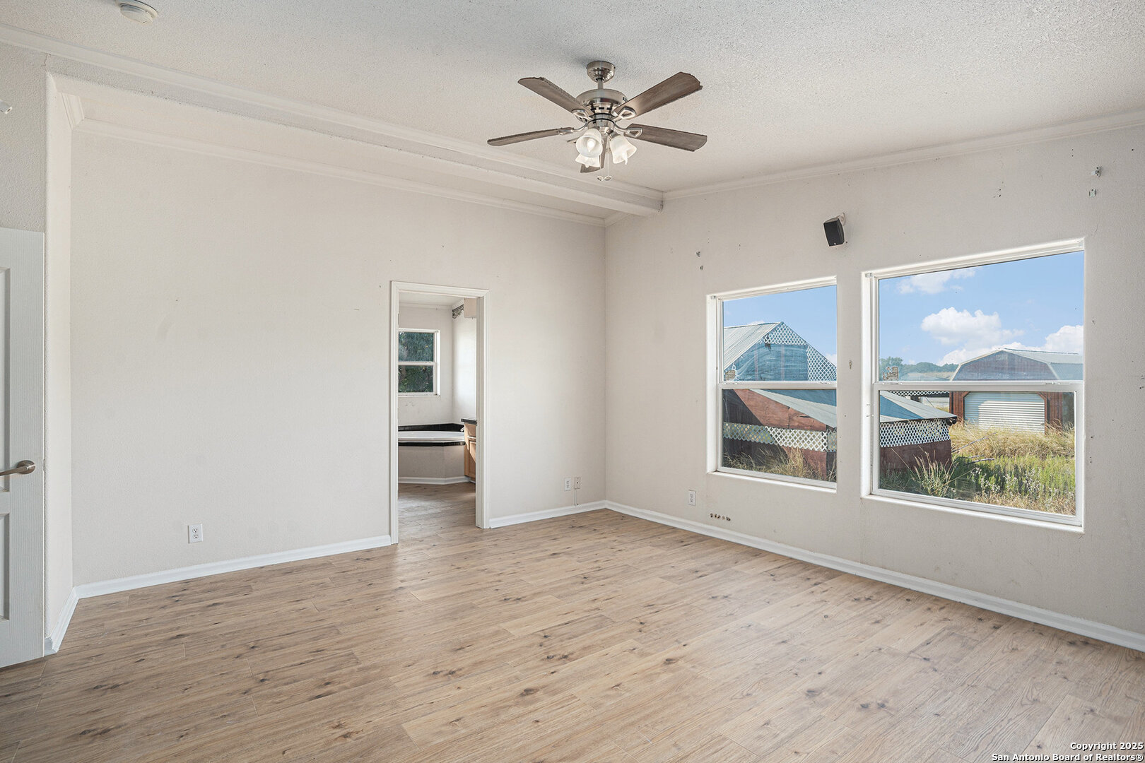 property viewer photo 15