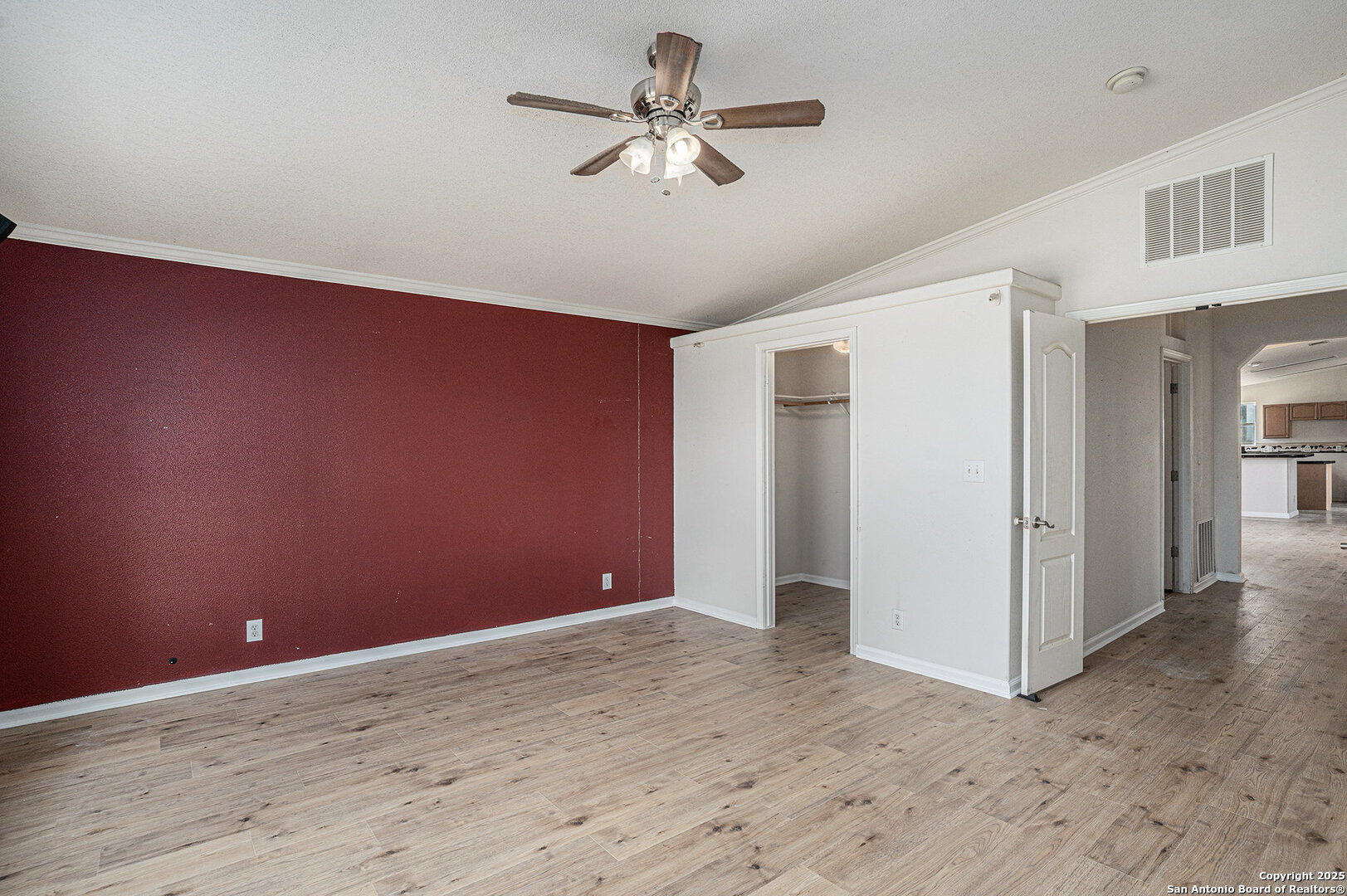 property viewer photo 16