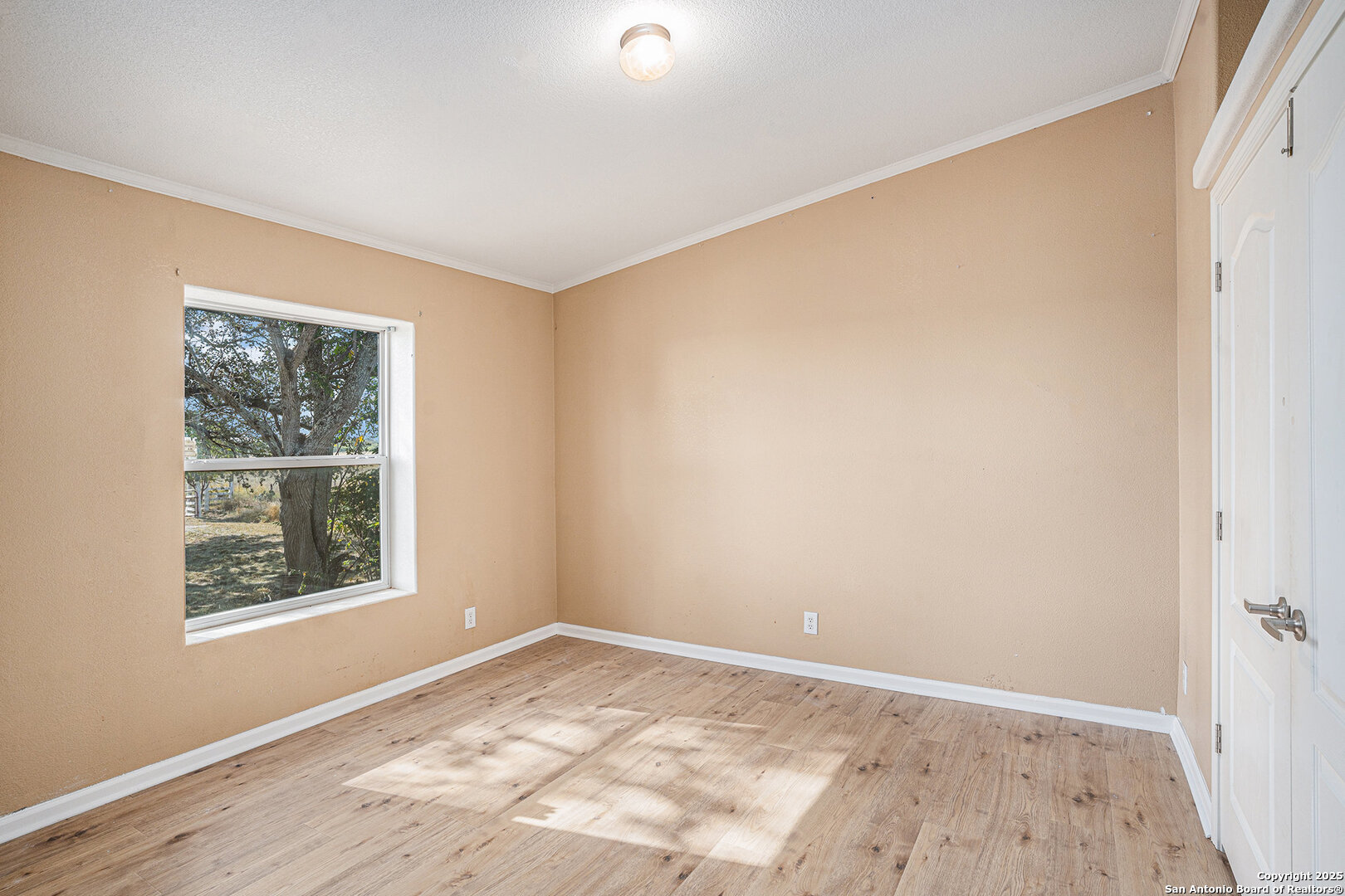 property viewer photo 22