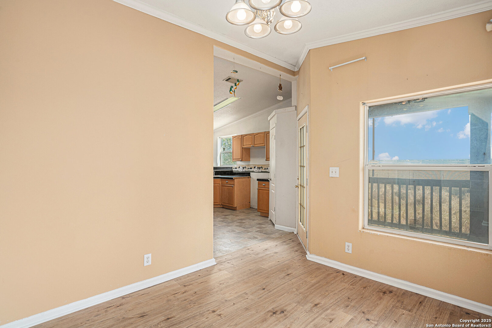 property viewer photo 3
