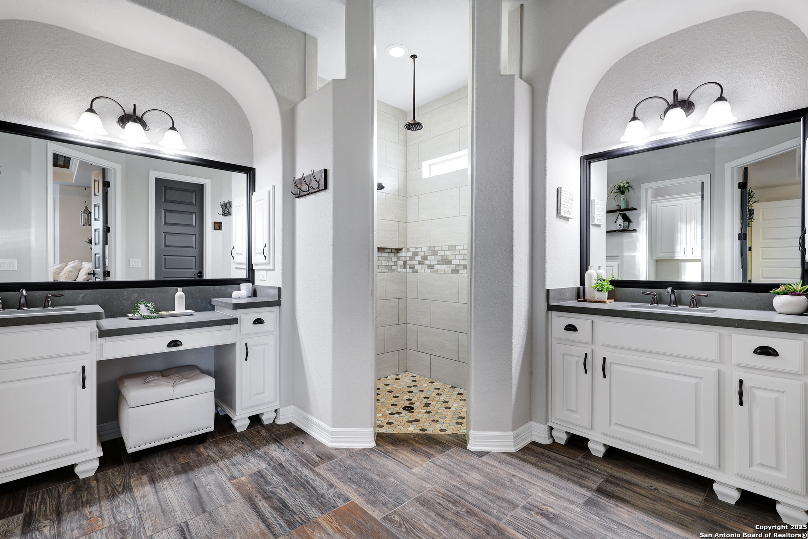property viewer photo 25