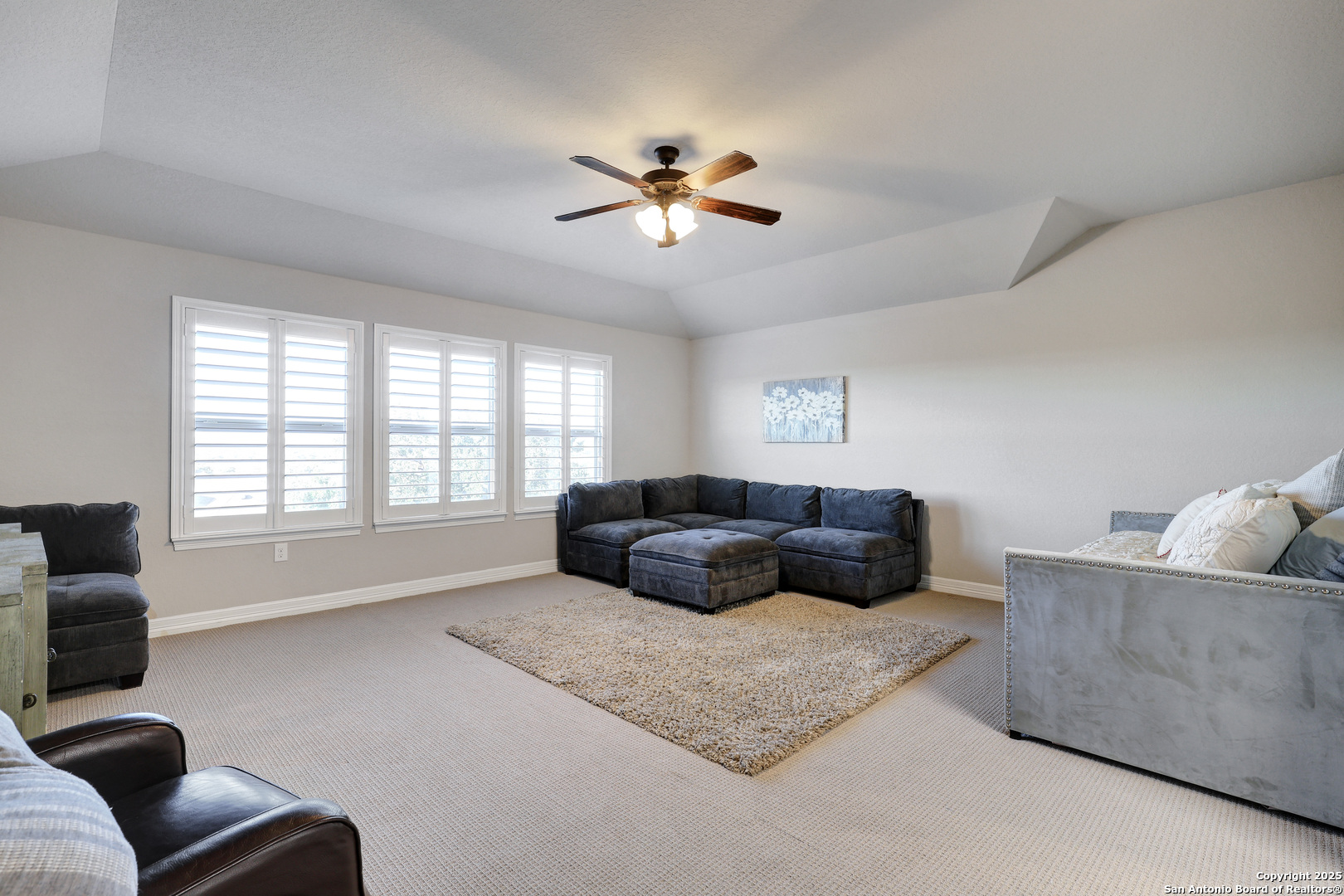 property viewer photo 40