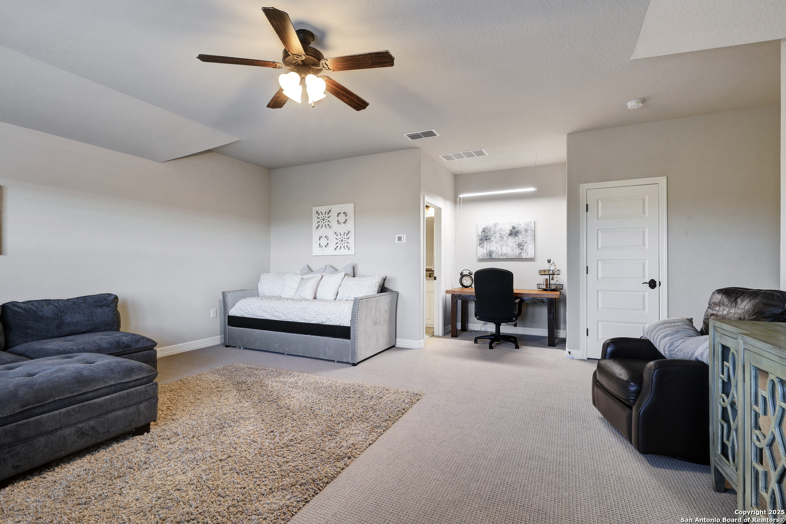 property viewer photo 41