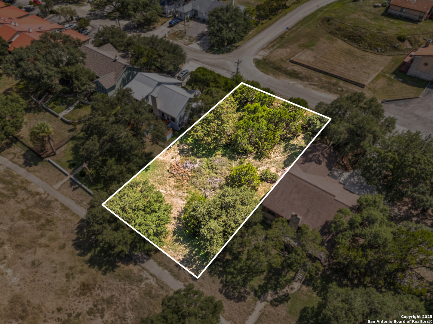 main property photo 17