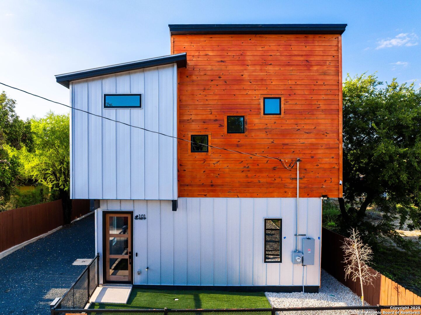main property photo 1