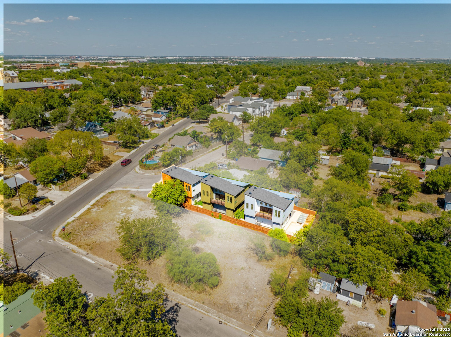 main property photo 30