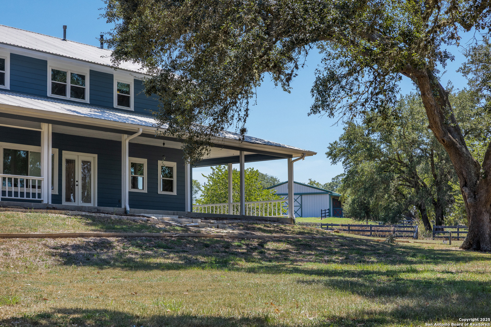 main property photo 4