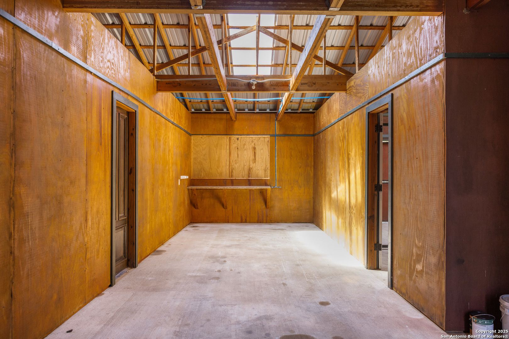 main property photo 50