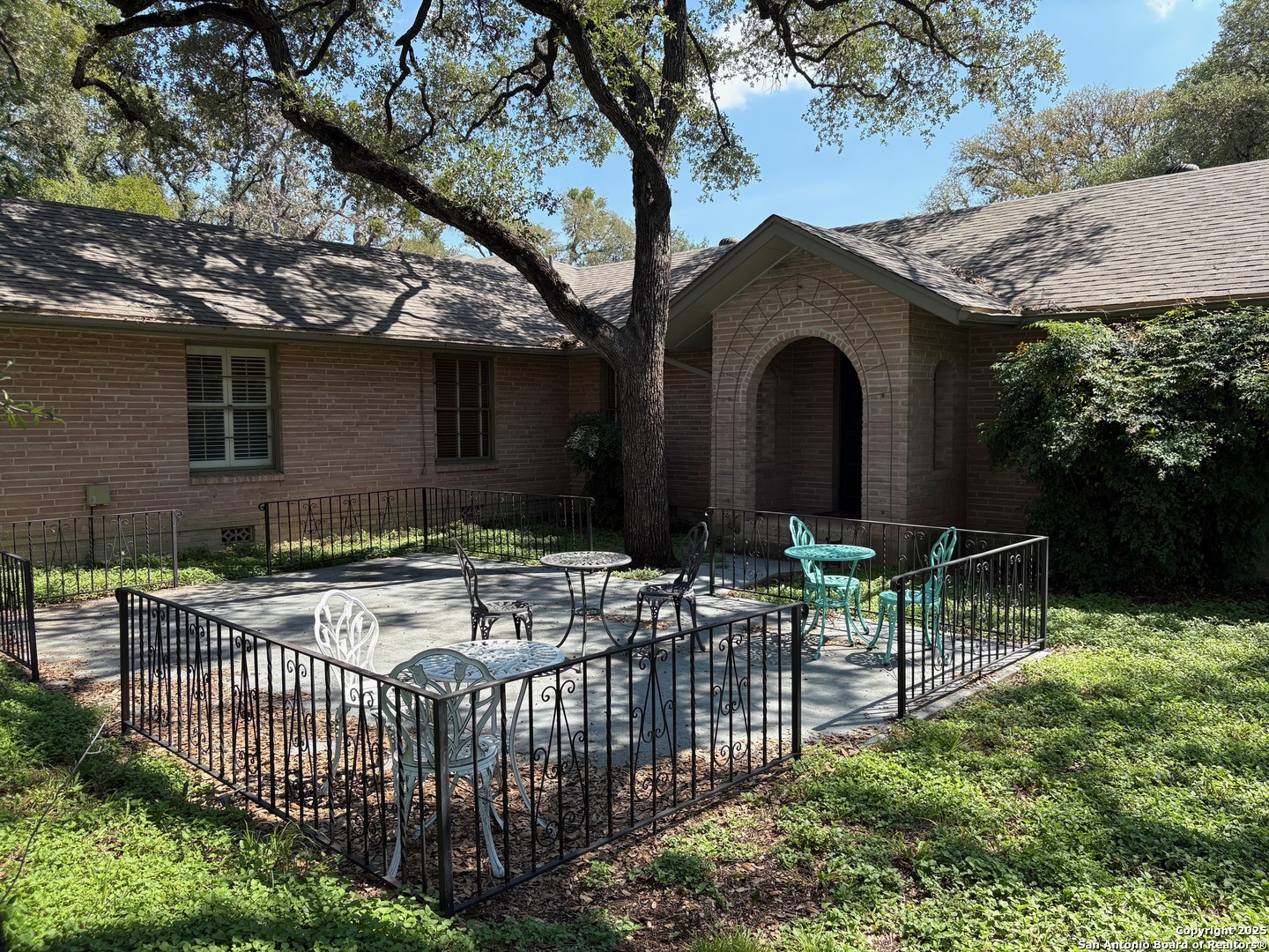 main property photo 7