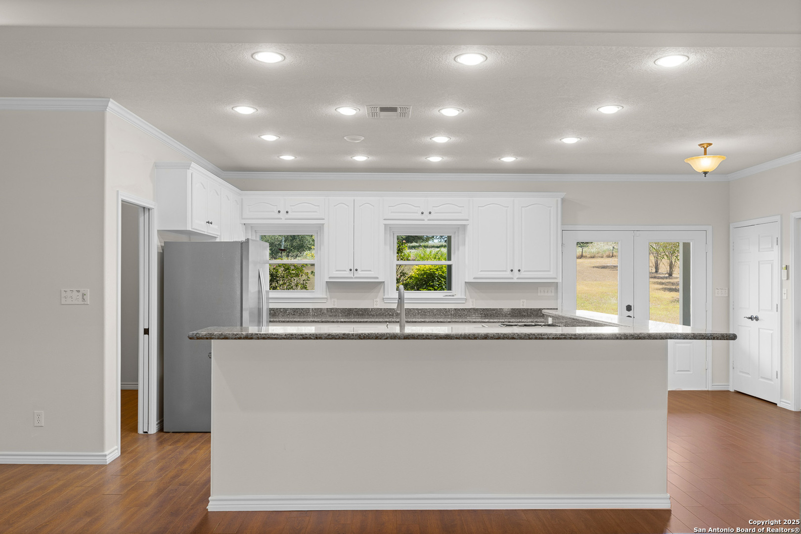 main property photo 15